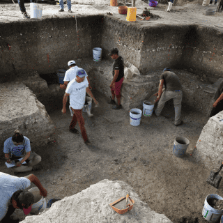 Descubren el monumento maya más grande de México