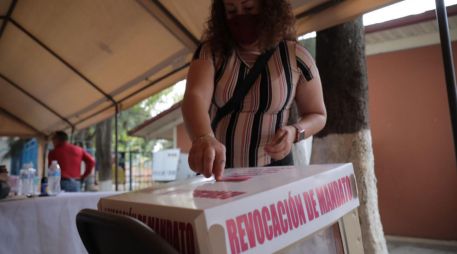 De prosperar la iniciativa, el primer domingo de junio de 2027 se votaría la revocación de mandato y la elección de diputados, alcaldes, gobernadores y jueces. SUN/Archivo