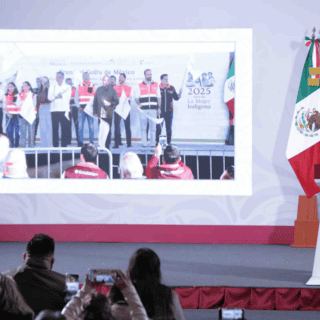 Sheinbaum dio "banderazo" de inicio de obra ferroviaria en el Tren del Golfo de México