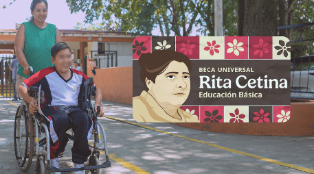 Los recursos de la Beca Rita Cetina se entregan mediante transferencia directa a la tarjeta del Banco del Bienestar, proporcionada previamente a los tutores o responsables de los alumnos. EL INFORMADOR / ARCHIVO