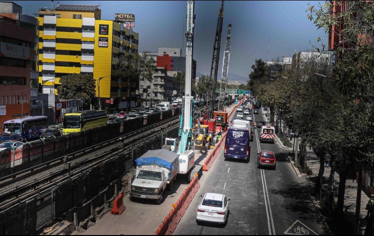 Obras en la calzada de Tlalpan ralentizan el tráfico. SUN/G. Pano
