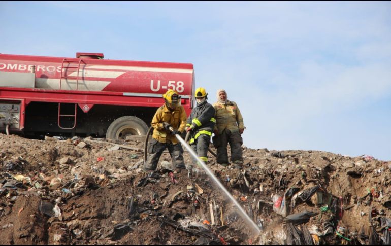 En total participaron 22 elementos de la dependencia municipal, con cinco pipas de agua y tres camionetas tipo pick up. ESPECIAL