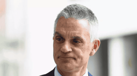 Davie informó que trabajará con la junta para definir los tiempos de su retiro y asegurar una transición ordenada. AP / H. MCKAY