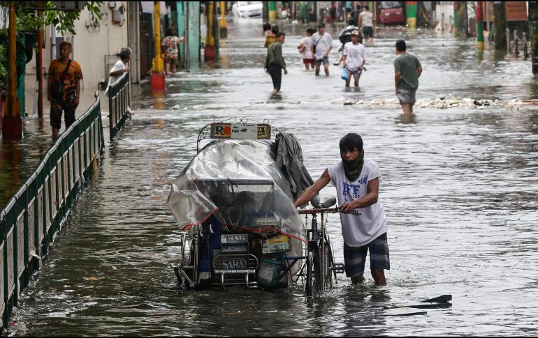 El supertifón ha obligado a desplazar preventivamente a 1.4 millones de personas en Luzón, la isla donde se encuentra Manila. EFE/R. DELA PENA