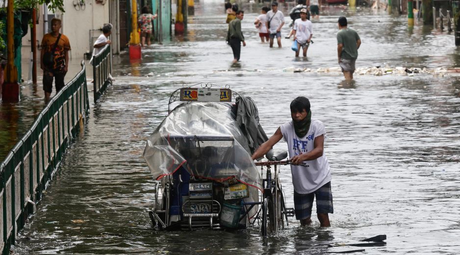 El supertifón ha obligado a desplazar preventivamente a 1.4 millones de personas en Luzón, la isla donde se encuentra Manila. EFE/R. DELA PENA