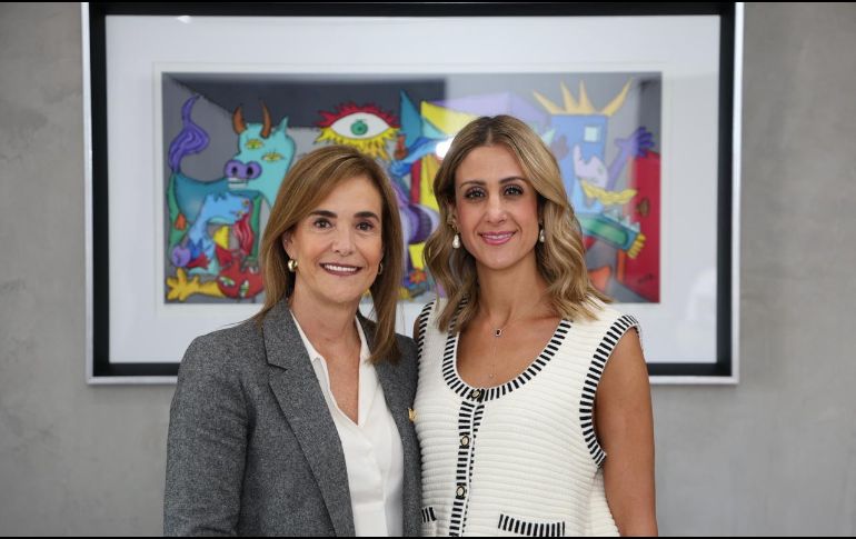 El DIF Zapopan trabaja en la campaña “Yo Soy Santa” y en otra para las adolescentes que cumplirán sus 15 años, invitando a la comunidad a sumarse a estas nobles causas. La presidenta del Sistema, Michelle Greicha Frangie (izquierda), encabeza los esfuerzos. EL INFORMADOR / A. Navarro