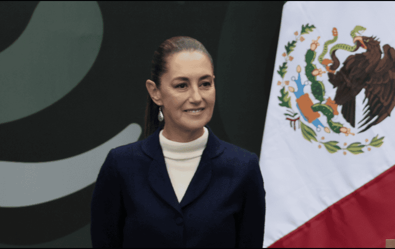 La Presidenta dijo que los jugadores del Tri y su director técnico no solo se representan a sí mismos en la cancha, sino que son la imagen de todo México. EFE / J. Méndez