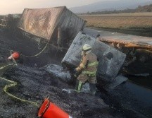 Por este y otros accidentes se realizaron diversos cierres parciales en la autopista. ESPECIAL / Facebook Protección Civil Jalisco
