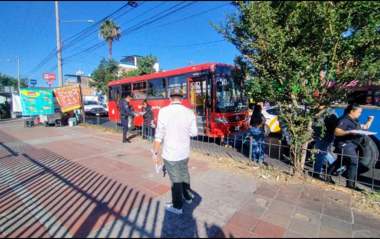 El hombre de alrededor de 65 años de edad viajaba en su bicicleta cuando fue arrollado por una unidad de la ruta 604 del transporte público. ESPECIAL