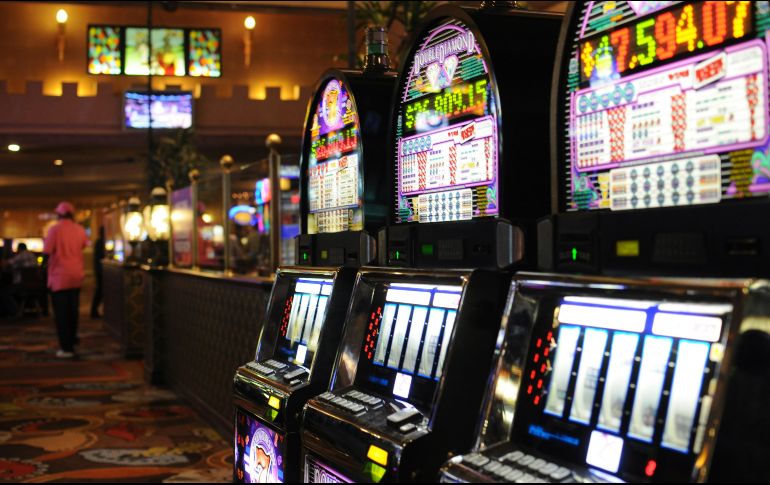 La SHCP dijo que estas acciones reafirman el compromiso de cooperación internacional para prevenir el uso del sistema financiero con fines ilícitos. Unsplash