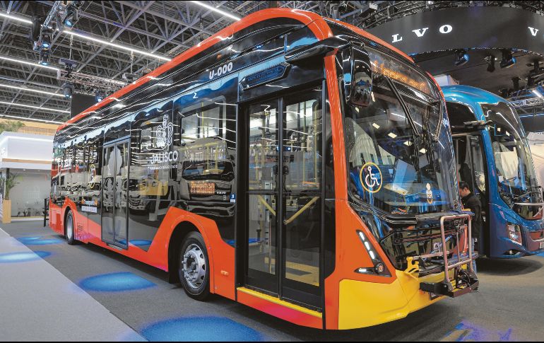 El camión eléctrico modelo Luminus, presentado ayer en la Expo Transporte, es la primera unidad 100% eléctrica que alimentará las rutas del Tren Ligero y marca el inicio de una etapa de movilidad sustentable. EL INFORMADOR/ J. Acosta