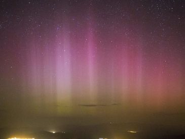 En casos extremos, estas auroras pueden verse incluso lejos de los polos, justo lo que ocurre en esta ocasión. EFE / ARCHIVO