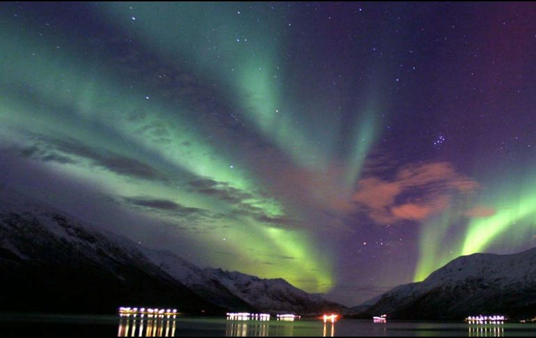 El cielo del norte mexicano volverá a encenderse con auroras boreales la noche de este miércoles. NOTIMEX/ARCHIVO