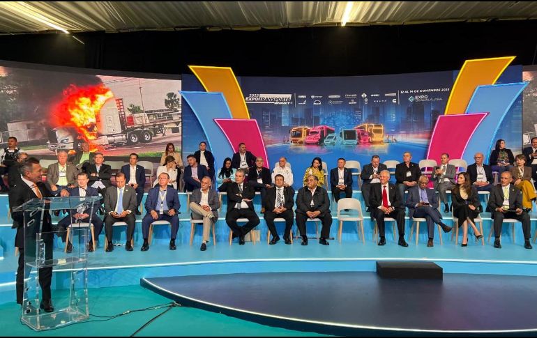 En su discurso, el dirigente hizo un llamado al Gobierno federal para que destine más presupuesto a carreteras. ESPECIAL