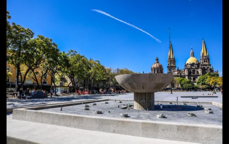 El funcionario explicó que el estacionamiento de la plaza se encuentra prácticamente terminado, y que actualmente se trabaja en labores finales de pintura, colocación de luminarias y habilitación de rampas. EL INFORMADOR / A. Navarro