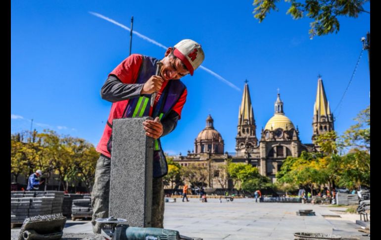 El funcionario explicó que el estacionamiento de la plaza se encuentra prácticamente terminado, y que actualmente se trabaja en labores finales de pintura, colocación de luminarias y habilitación de rampas. EL INFORMADOR / A. Navarro