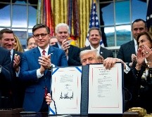 La reapertura del Gobierno estadounidense pone fin a semanas de retrasos en pagos, suspensión de servicios y tensiones económicas en el país. EFE/B. Cash