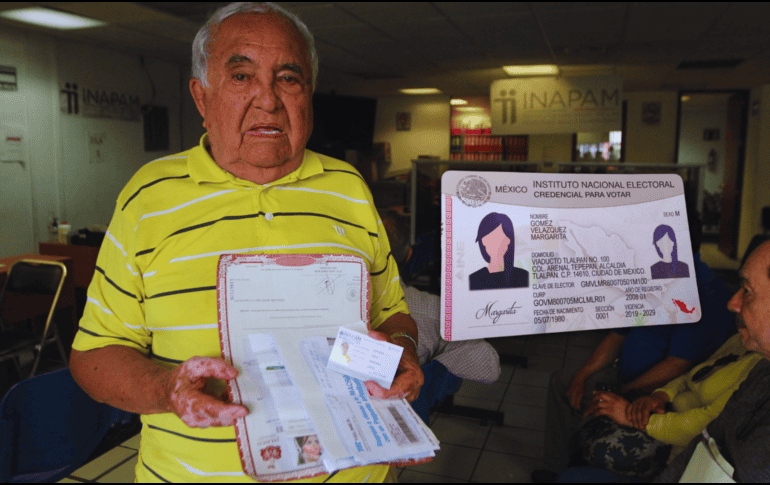 La tarjeta del Inapam ofrece múltiples beneficios en salud, transporte, cultura y alimentación a quienes tienen 60 años o más. EL INFORMADOR / ARCHIVO