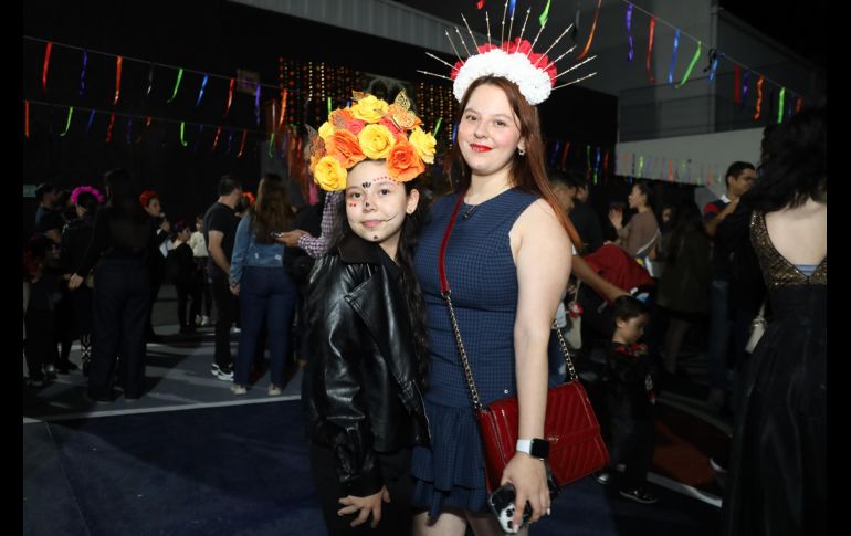 Jacqueline y Vanessa Padilla. GENTE BIEN JALISCO / “El Mictlán” de Oakland School