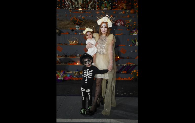 Enrique G. Alcocer, Emma Isabella Alcocer y Denisse Díaz. GENTE BIEN JALISCO / Revista del 14 de noviembre 2025