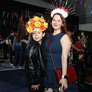 Oakland School celebra el Día de Muertos