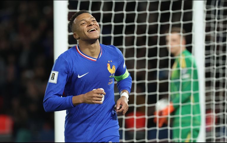 Kylian Mbappé marcó un doblete en el encuentro y se pone a dos tantos de igualar a Olivier Giroud como el máximo anotador de su Selección. EFE/C. Petit
