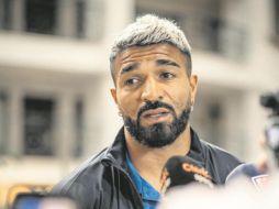 Rodrigo Aguirre, delantero del América, dijo que su técnico en Selección, Marcelo Bielsa, no le pidió información sobre los futbolistas del Tricolor. ESPECIAL