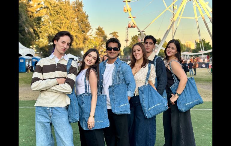 Julio René, Jaquie Valdez, Juan Montes de Oca, Fernanda Lozano, Francisco Arrieta y Dulce Orozco. GENTE BIEN JALISCO / American Eagle presente en Corona Capital Sessions Guadalajara