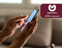 Esta herramienta digital del SAT permite consultar documentos fiscales, presentar declaraciones y gestionar trámites desde dispositivos móviles. ESPECIAL / CANVA y SAT