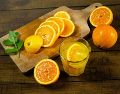El jugo de naranja es una de las bebidas más consumidas en los hogares mexicanos. ESPECIAL / CANVA