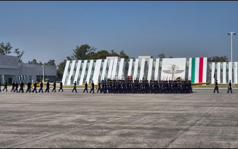 Desde la fundación de la Escuela, han egresado 54 mujeres y 4 mil 898 hombres pilotos aviadores, así como 113 becarios de países amigo. ESPECIAL