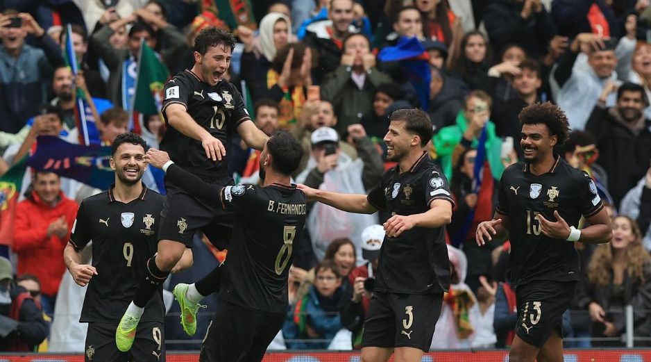 El encuentro estuvo marcado por el dominio absoluto del conjunto portugués. EFE/E. SILVA