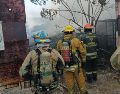 Elementos de tres coordinaciones de Protección Civil y Bomberos acudieron al sitio para controlar el incendio. ESPECIAL / FACEBOOK Protección Civil Jalisco