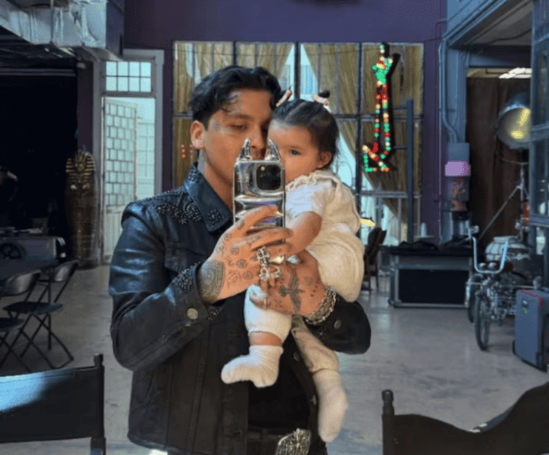 Se sabe que ha convivido en distintas ocasiones con los abuelos paternos, como Cristy Nodal, y que tanto su madre como su padre buscan mantener un ambiente armonioso alrededor de ella.&nbsp;INSTAGRAM/@nodal