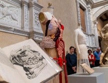 Max Hollein presentó el tema de la MET Gala 2026 en una rueda de prensa en la que estaba presente Anna Wintour. EFE / Angel Colmenares