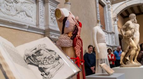 Max Hollein presentó el tema de la MET Gala 2026 en una rueda de prensa en la que estaba presente Anna Wintour. EFE / Angel Colmenares