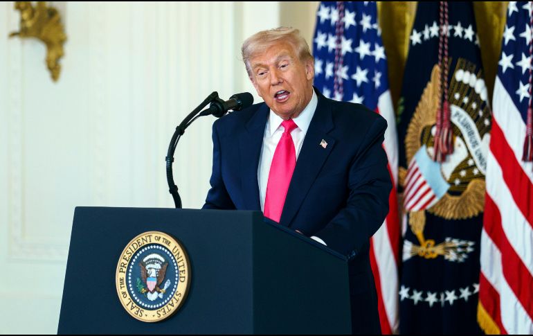 La BBC afirma que Trump no tiene bases para acusarla de difamación por la edición de su discurso. EFE/ARCHIVO