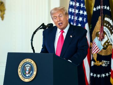 La BBC afirma que Trump no tiene bases para acusarla de difamación por la edición de su discurso. EFE/ARCHIVO