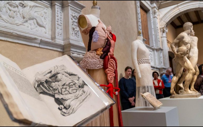 La exposición 'Arte del Vestuario' inaugurará un nuevo conjunto de galerías de casi 12.000 pies cuadrados que se llamará Condé Nast. EFE