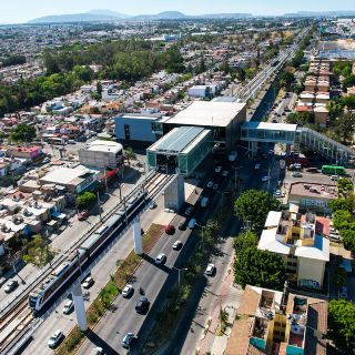 Tren Ligero vuelve a abrir estación afectada por protestas en Guadalajara