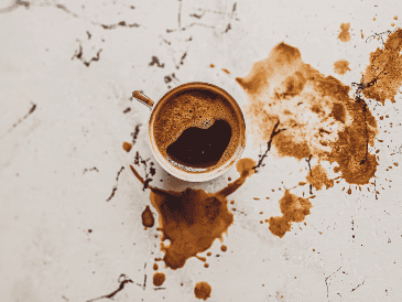 De acuerdo con una empresa cafetera española, estos son algunos consejos para quitar las manchas de café de tu ropa. ESPECIAL