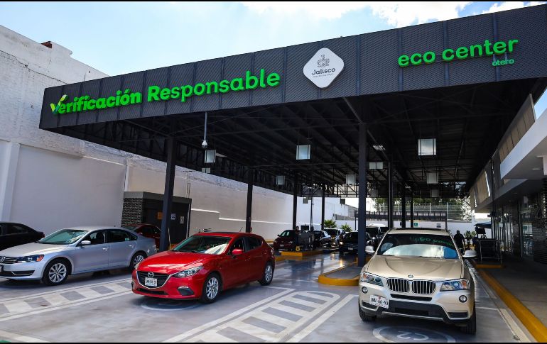 Las autoridades estatales instaron a la ciudadanía a aprovechar el Paquetazo 3x1, que por 900 pesos aún cubre nuevas placas, el pago del refrendo y la verificación vehicular. EL INFORMADOR / ARCHIVO