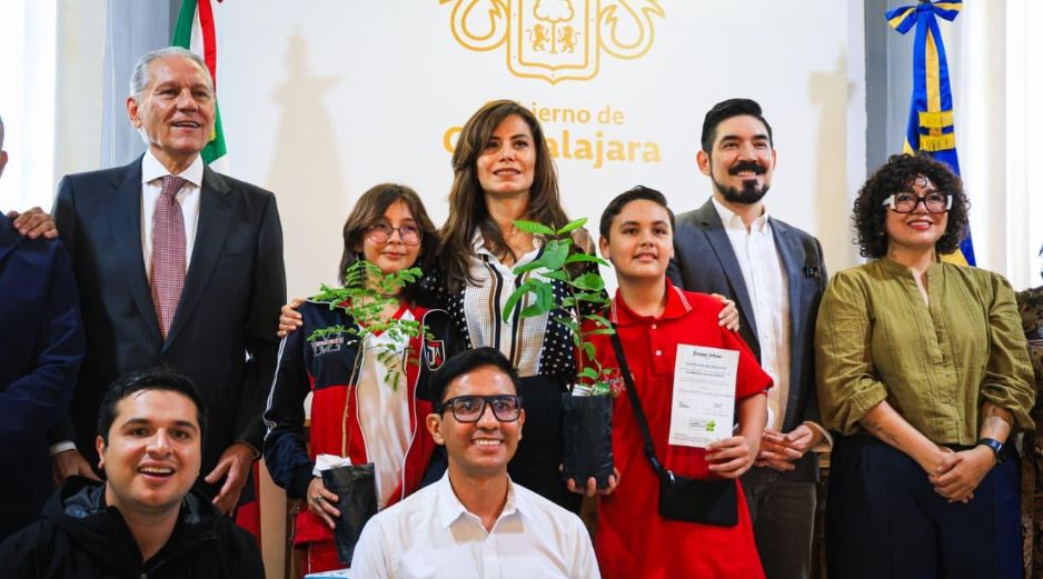 La campaña invita a familias y escuelas a adoptar un árbol, promoviendo que niñas y niños asuman el cuidado ambiental desde temprana edad. EL INFORMADOR / J. ACOSTA
