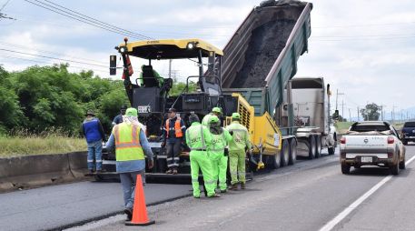 La SICT detalló que para estas labores se utilizará el tren de pavimentación puesto a disposición de las y los jaliscienses por el Gobierno de México a la Entidad. CORTESÍA/ SICT