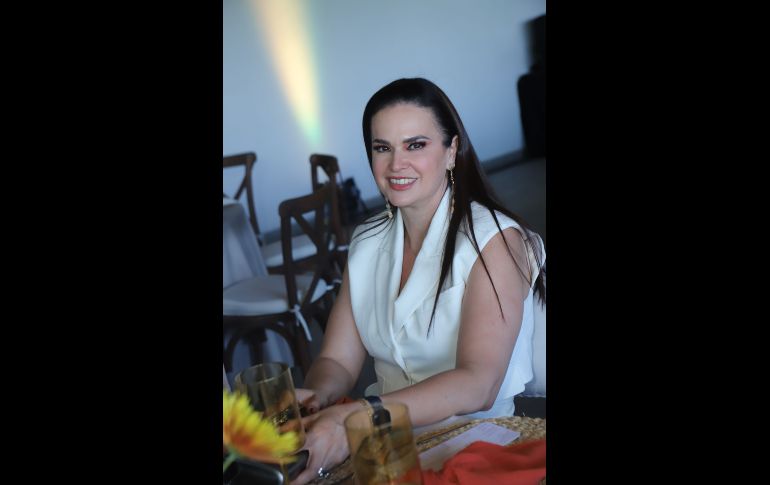 Alejandra González. GENTE BIEN JALISCO / Revista del 21 de noviembre 2025