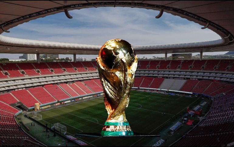 ESTADIO AKRON. Los enfrentamientos en México otorgarán los dos últimos accesos para la primera justa mundialista con 48 selecciones. ESPECIAL / IMAGO7 y AP