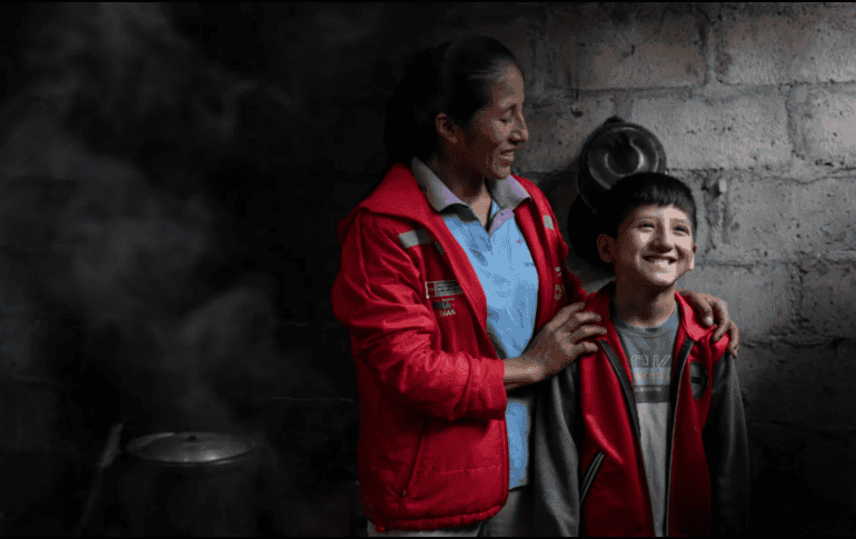 La pobreza se cobra la vida de los niños y niñas, socava su salud y su desarrollo y limita su aprendizaje. La pobreza niega a la infancia sus derechos fundamentales. UNICEF.ORG