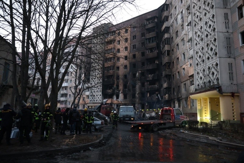 Las autoridades de Ternópil informaron que los grandes incendios elevaron los niveles de cloro en el aire a seis veces más de lo normal.&nbsp;TELEGRAM / Zelenskiy / Official