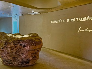 Entrar al Museo se convierte en un tránsito de la multitud al individuo, del deporte al arte. EL INFORMADOR