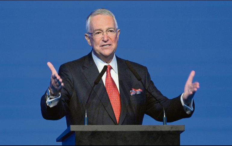 El empresario observa el avance de los procesos judiciales que enfrentan sus empresas, en medio de resoluciones recientes de la Suprema Corte que ordenan el pago de adeudos fiscales millonarios. AFP